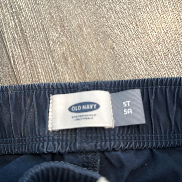 Old navy size 5T pants that turns to shorts. - Picture 3 of 4